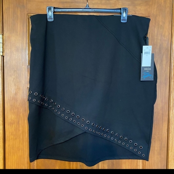 mblm Dresses & Skirts - mblm by Tess Holliday Plus Size Grommet Skirt